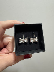 Bow earrings